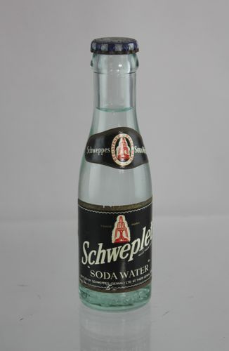 1x Vintage Schweppes - volle Getränkeflasche bottle - 60er - bottle