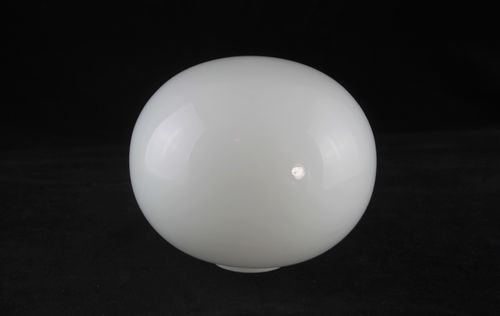 70er Jahre elliptisches Opalglaskugel Durchmesser: 15,5 cm